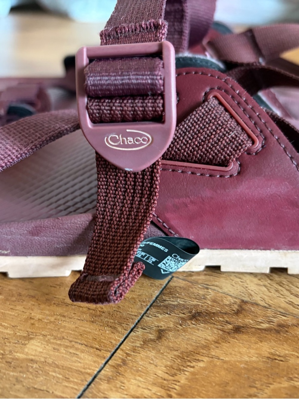 Chaco Lowdown Sandal Strappy Outdoor in Burgundy size 8 - Picture 6 of 9